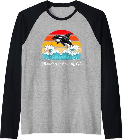 Vintage Mendocino County CA Distressed Orca Killer Whale Art Raglan Baseball Tee